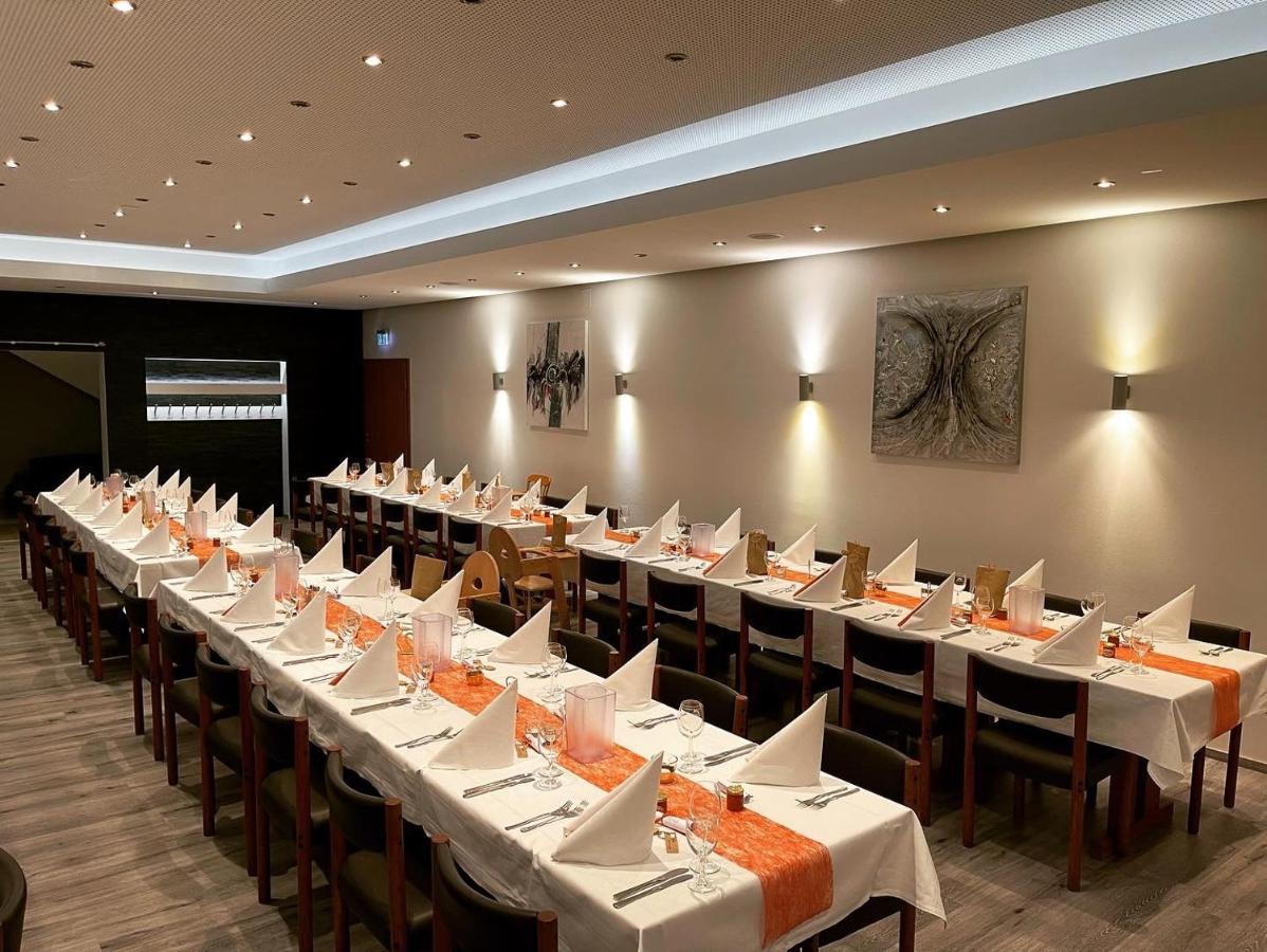 Hotel Krone Koenigsbrunn Luaran gambar