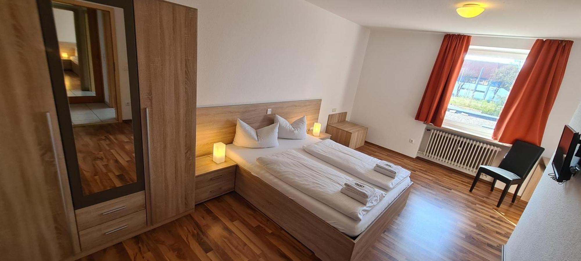Hotel Krone Koenigsbrunn Luaran gambar