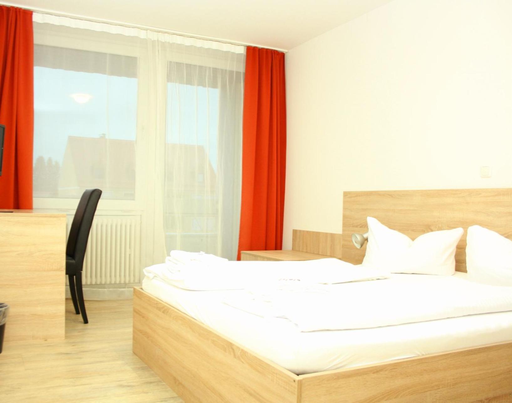 Hotel Krone Koenigsbrunn Luaran gambar