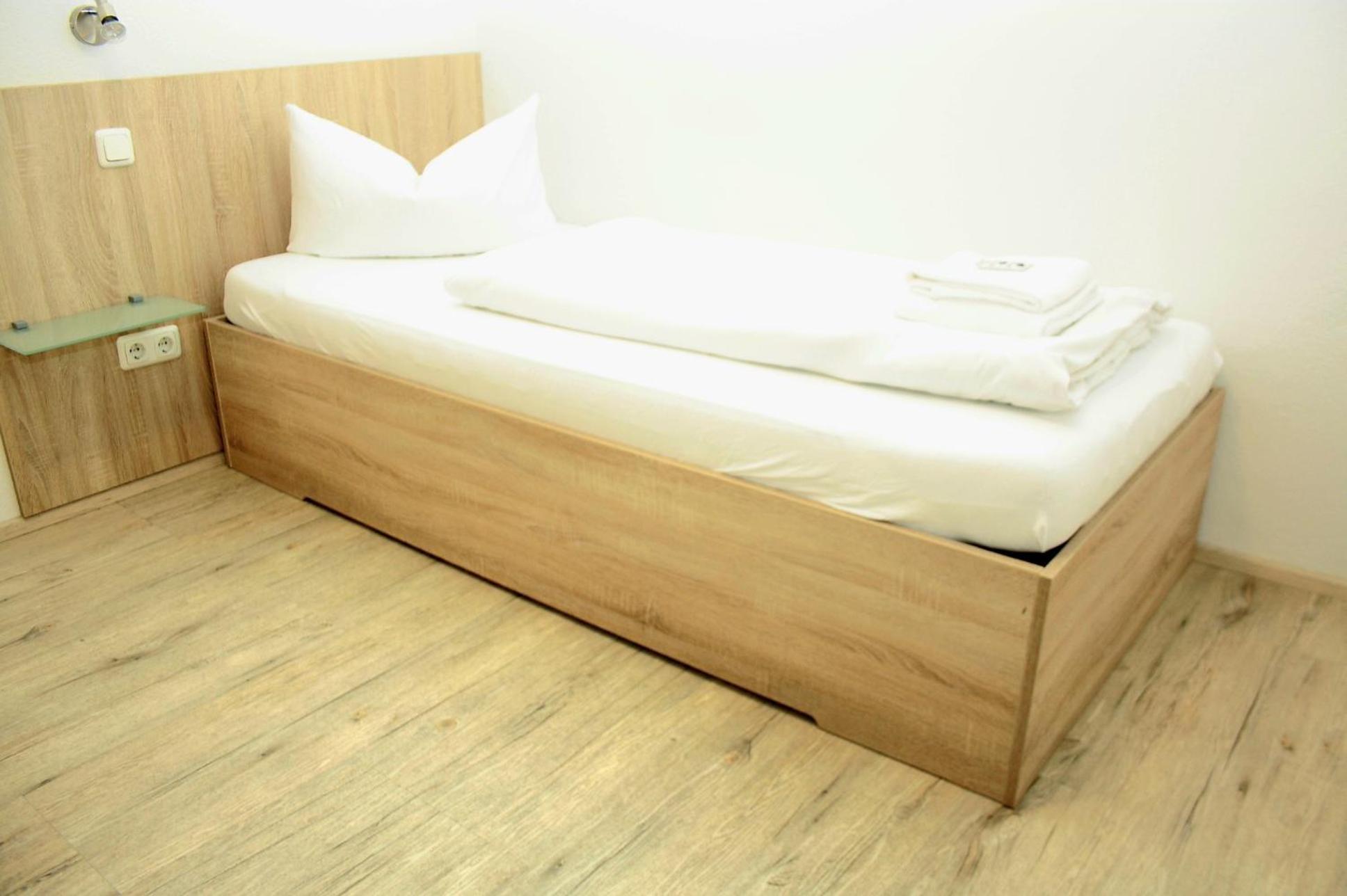 Hotel Krone Koenigsbrunn Luaran gambar